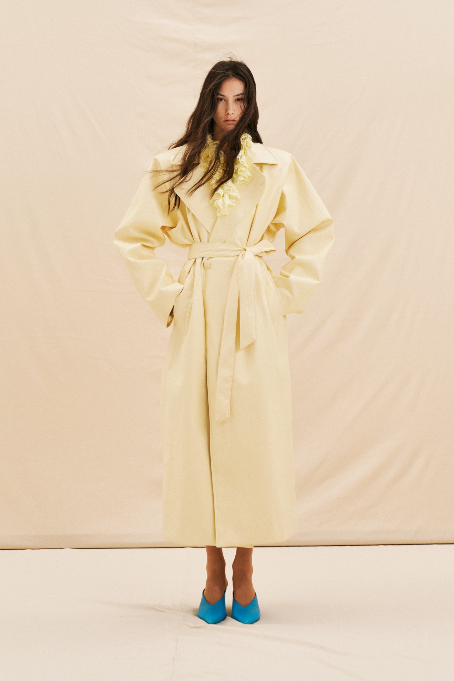 Trenchcoat in eco leather