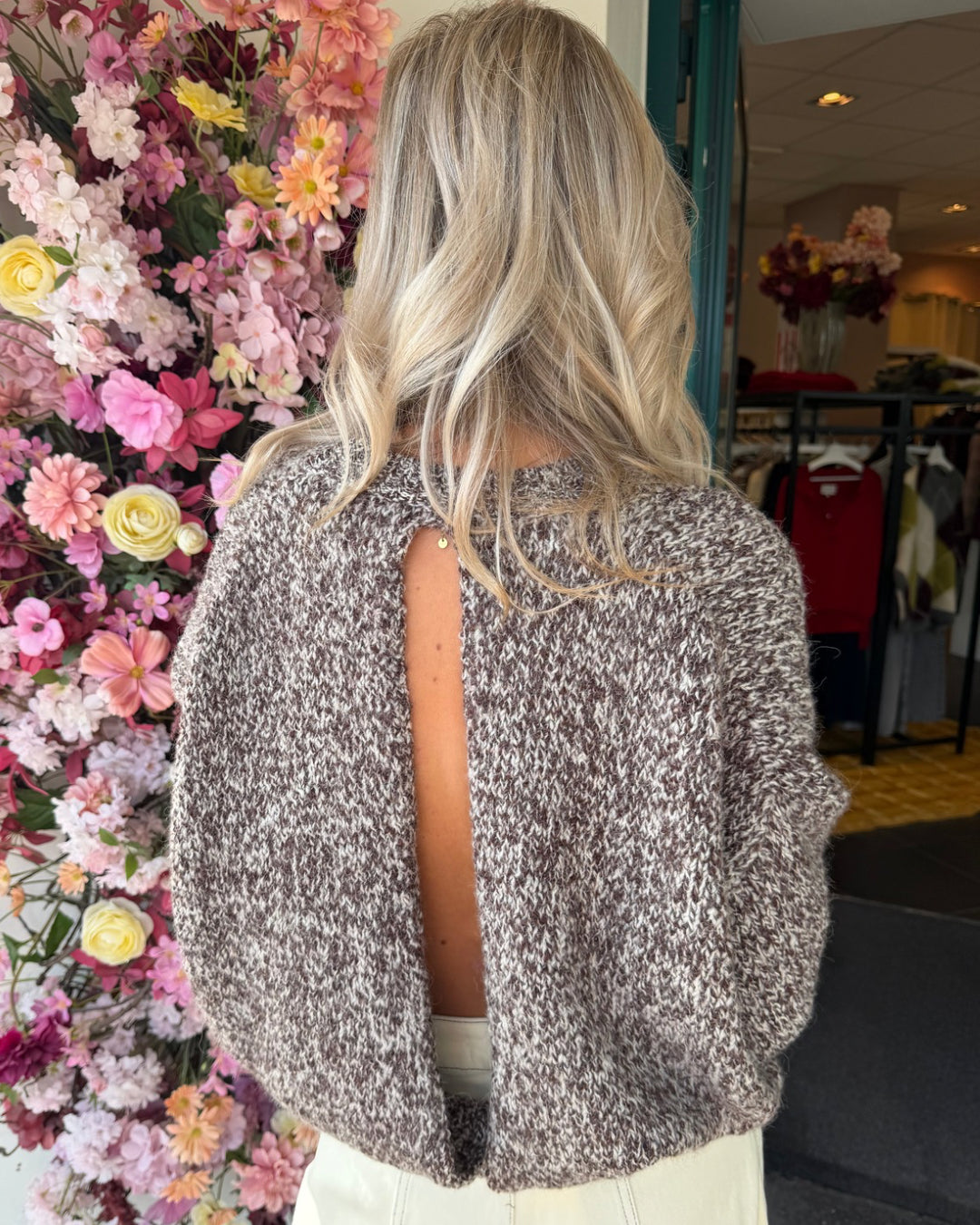 Pull met rugdecoletté - cocoa