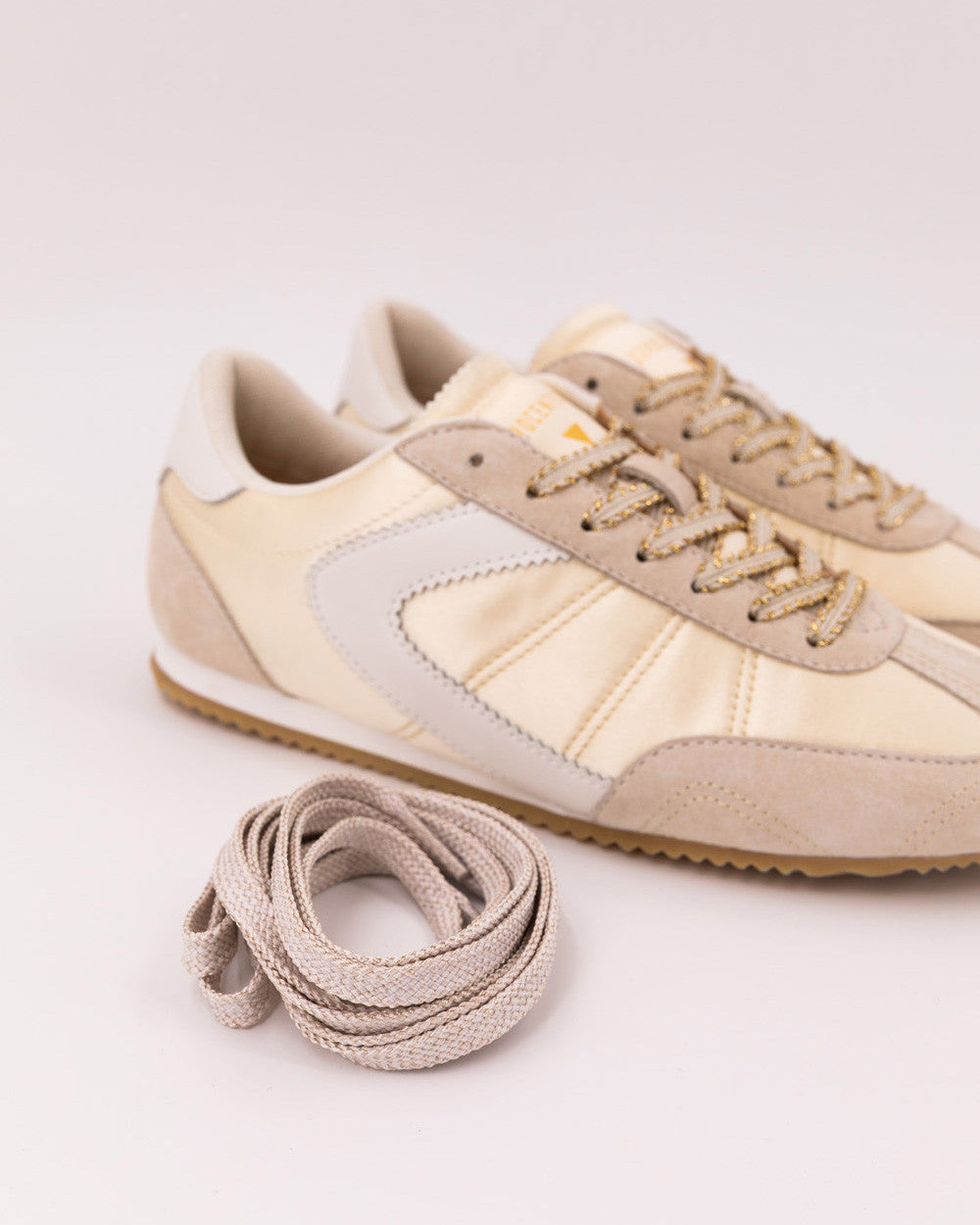 Nelly Off white sneakers