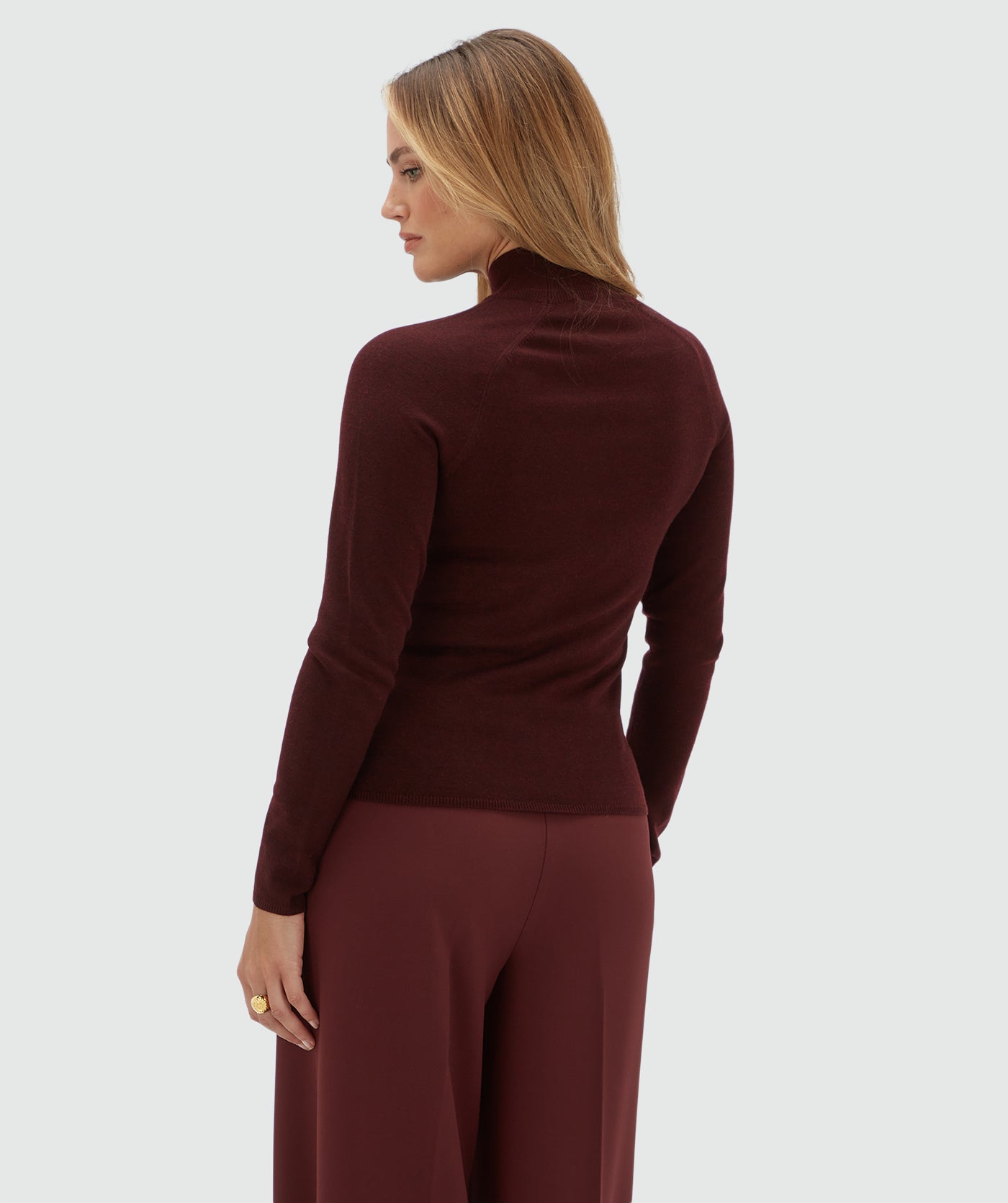 Sofia fitted sweater