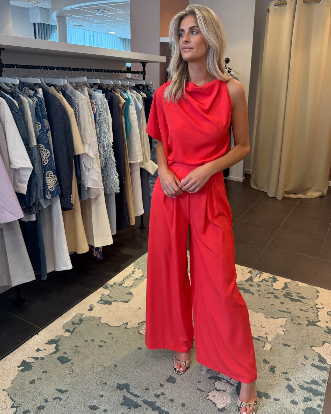 Off-shoulder set - koraal