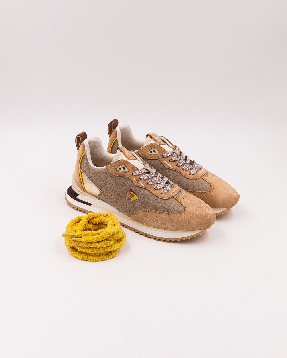 Lola Latte sneakers