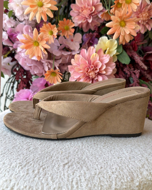 Slippers met sleehak | beige