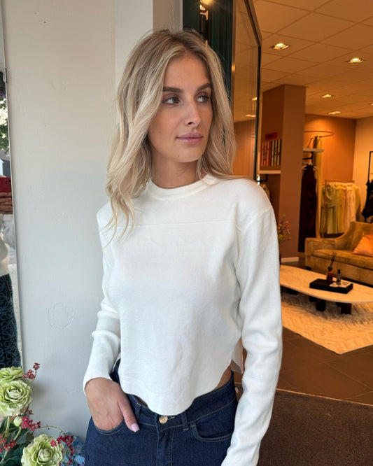 pull | ecru