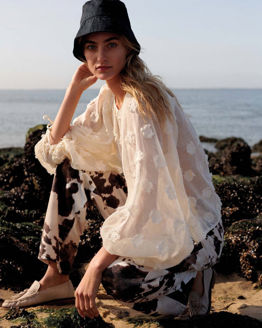 Blouse in mesh met pofmouw