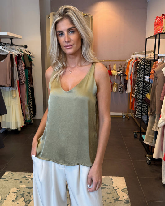 viscose tanktop met brede bandjes - olijfgroen