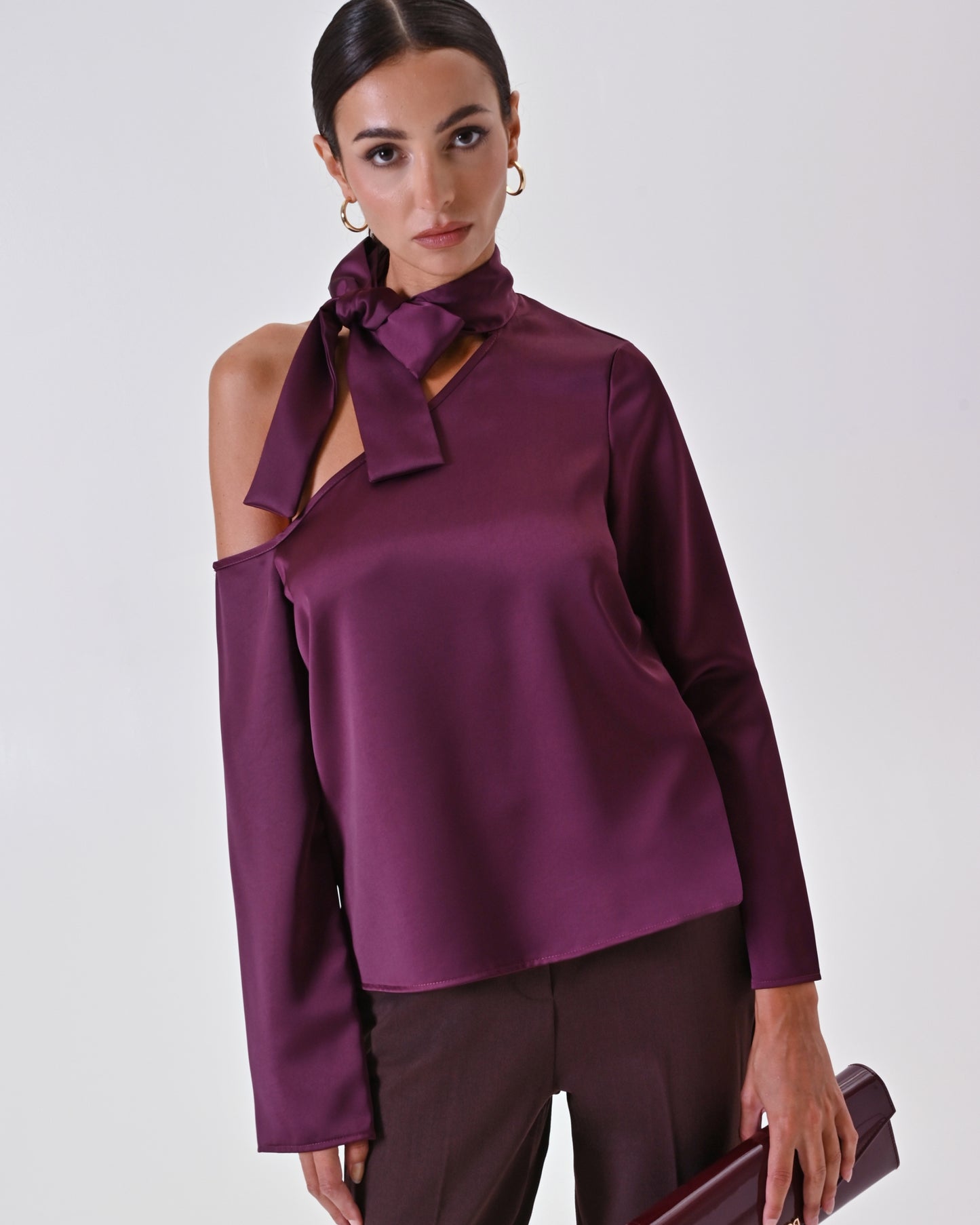 blouse off-shoulder